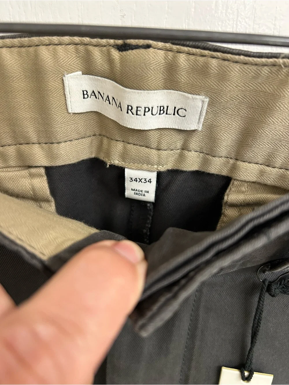 NWT Banana Republic Men’s Athletic Slim Stretch Chino, 34 waist 34 length